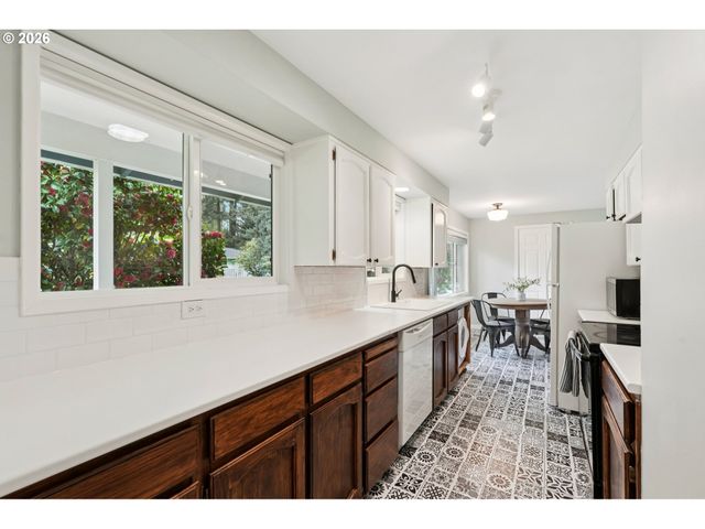 1403 Ne 65TH St, Vancouver, WA 98665