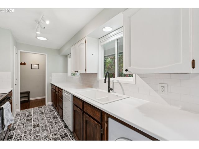 1403 Ne 65TH St, Vancouver, WA 98665