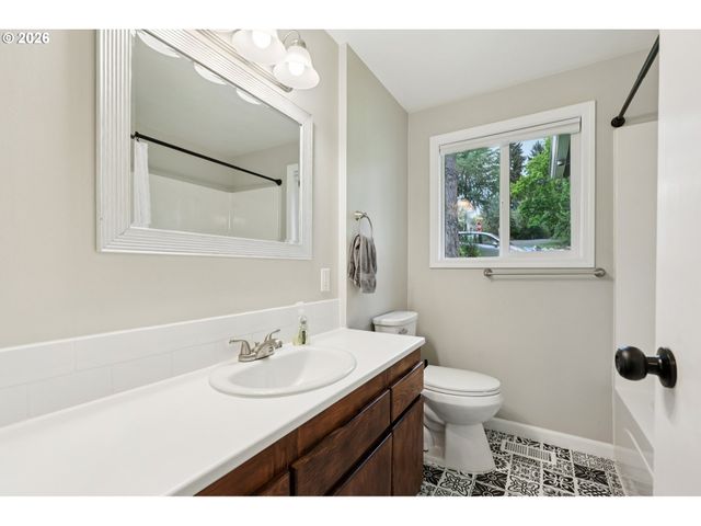 1403 Ne 65TH St, Vancouver, WA 98665