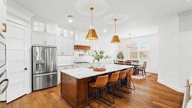 5705 Gold Stone Court, Mustang, OK 73064