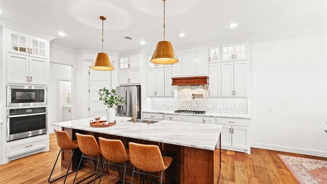 5705 Gold Stone Court, Mustang, OK 73064