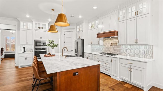 5705 Gold Stone Court, Mustang, OK 73064