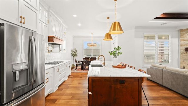 5705 Gold Stone Court, Mustang, OK 73064