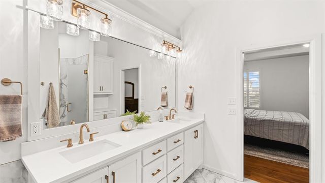 5705 Gold Stone Court, Mustang, OK 73064