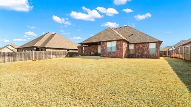 5705 Gold Stone Court, Mustang, OK 73064