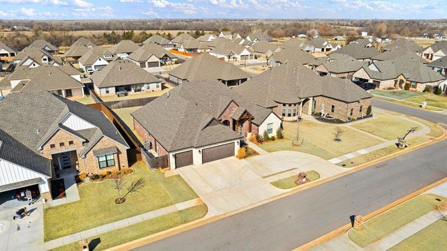 5705 Gold Stone Court, Mustang, OK 73064