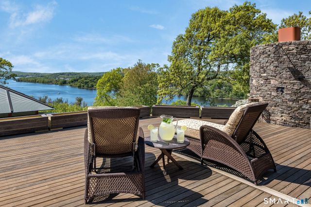89 River Road, East Haddam, CT 06423