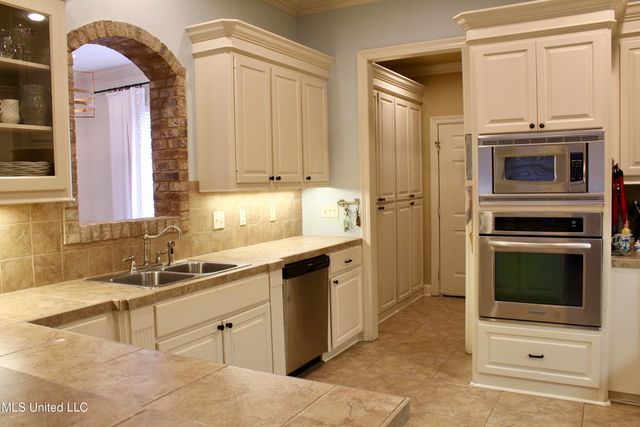 102 Wisteria Vine, Madison, MS 39110