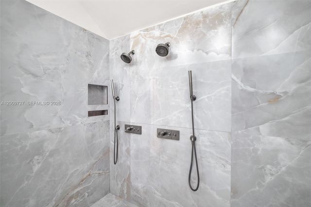 1933 S Oak Haven Circle, Miami, FL 33179