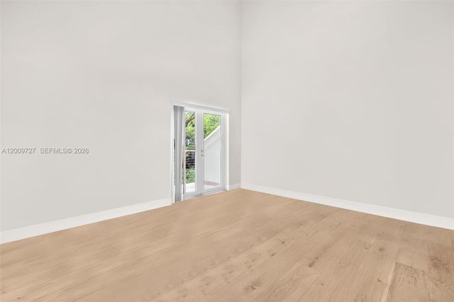 1933 S Oak Haven Circle, Miami, FL 33179