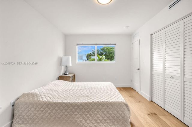 1933 S Oak Haven Circle, Miami, FL 33179