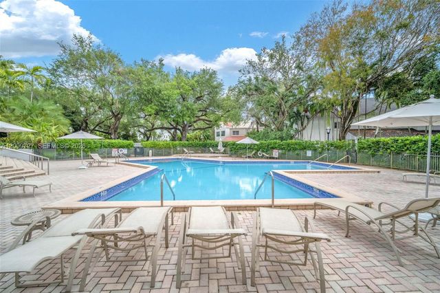1933 S Oak Haven Circle, Miami, FL 33179