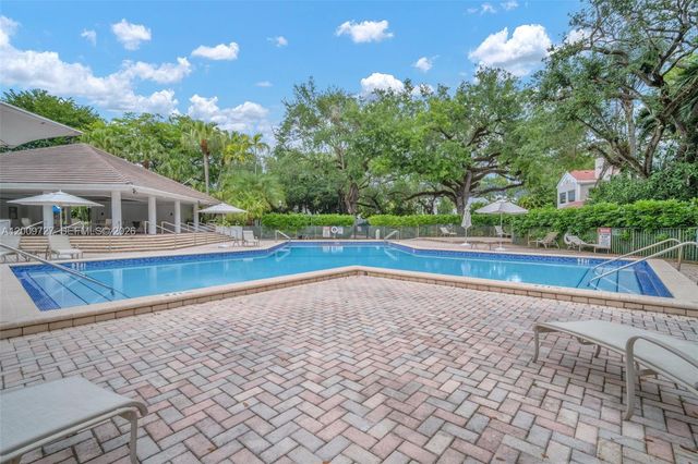 1933 S Oak Haven Circle, Miami, FL 33179