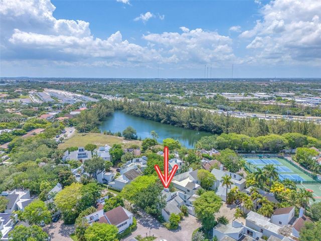 1933 S Oak Haven Circle, Miami, FL 33179