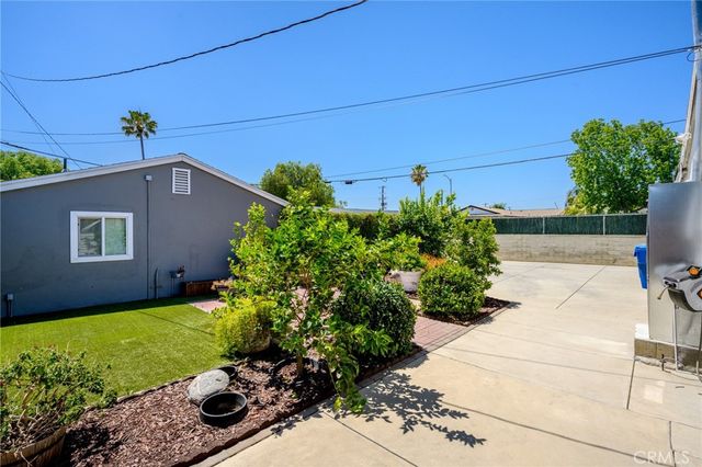 11793 Glencrest, San Fernando, CA 91340