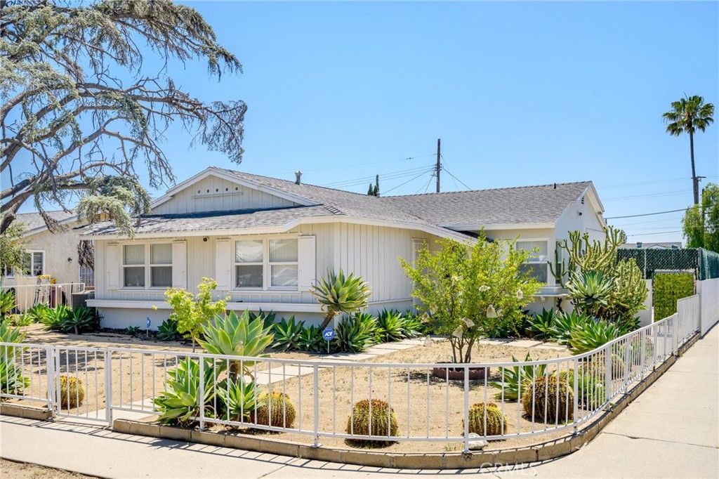 11793 Glencrest, San Fernando, CA 91340