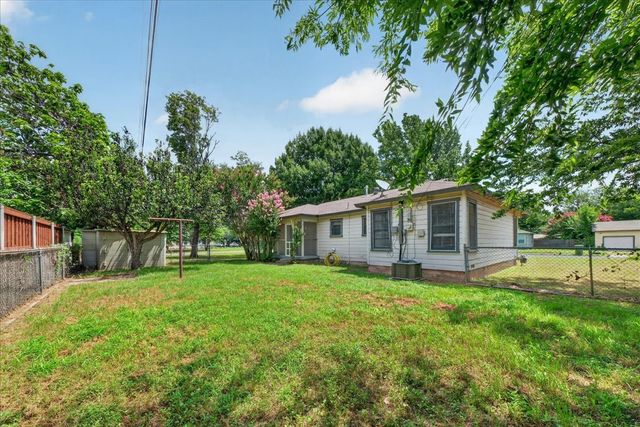 307 Norwood Drive, Hurst, TX 76053