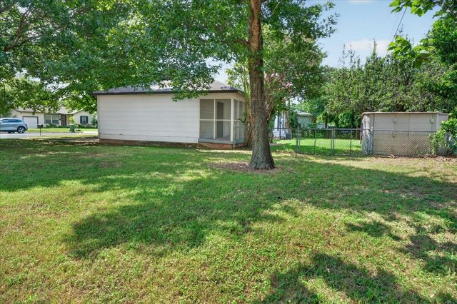 307 Norwood Drive, Hurst, TX 76053