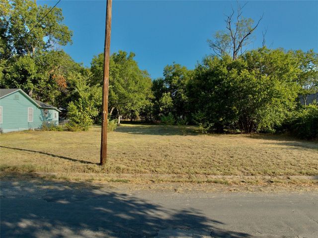 1706 W 12th Avenue, Corsicana, TX 75110