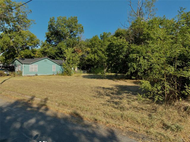 1706 W 12th Avenue, Corsicana, TX 75110