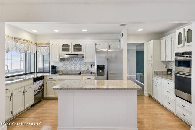 1334 Cherry Hills Road NE, Palm Bay, FL 32905