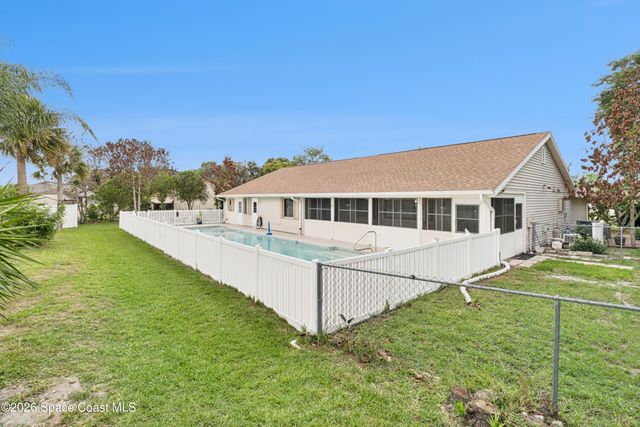 1334 Cherry Hills Road NE, Palm Bay, FL 32905