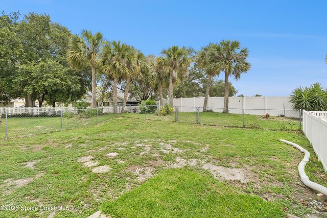 1334 Cherry Hills Road NE, Palm Bay, FL 32905