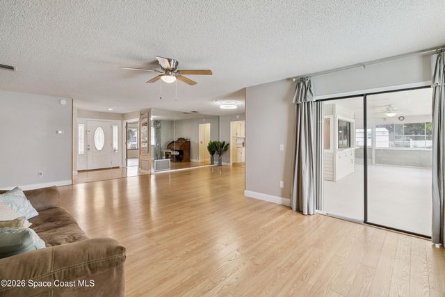1334 Cherry Hills Road NE, Palm Bay, FL 32905