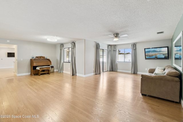 1334 Cherry Hills Road NE, Palm Bay, FL 32905