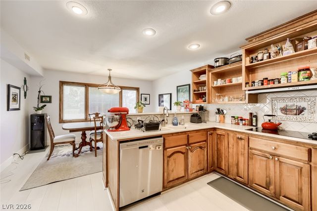 2951 Pinehurst Drive, Las Vegas, NV 89109