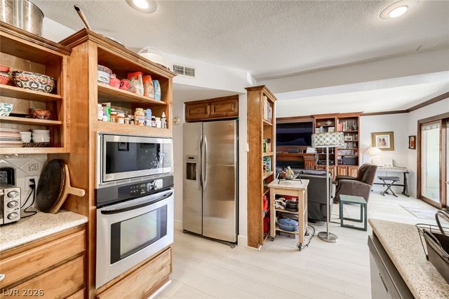2951 Pinehurst Drive, Las Vegas, NV 89109