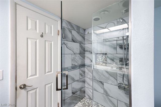 2951 Pinehurst Drive, Las Vegas, NV 89109