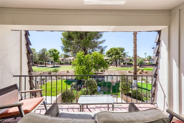 2951 Pinehurst Drive, Las Vegas, NV 89109