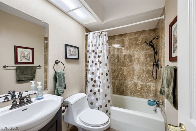 2951 Pinehurst Drive, Las Vegas, NV 89109
