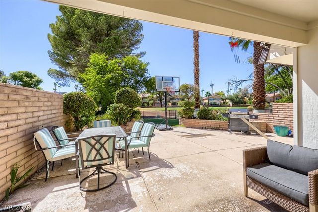 2951 Pinehurst Drive, Las Vegas, NV 89109