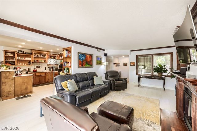 2951 Pinehurst Drive, Las Vegas, NV 89109