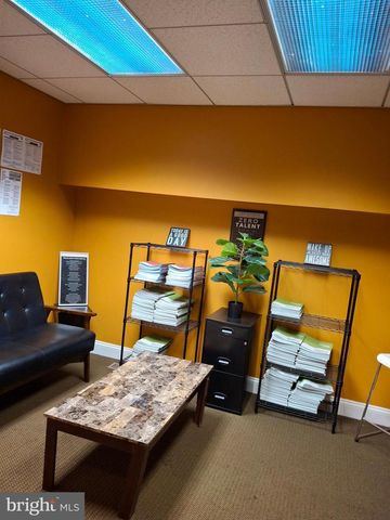 315 N CHARLES ST, Baltimore, MD 21201