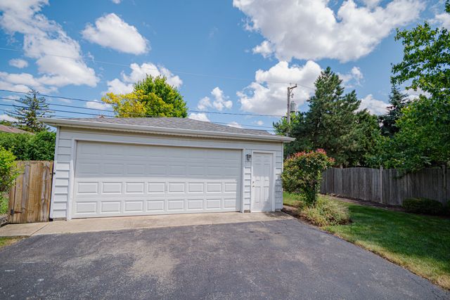 335 Oak Street, Elmhurst, IL 60126