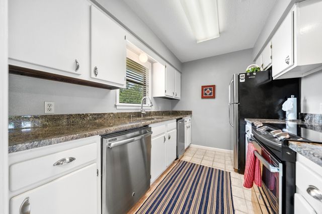 250 Grand Isle Dr Apt 5A, Hot Springs, AR 71913