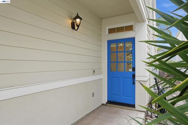 1003 Greenbrier Ct, San Leandro, CA 94577