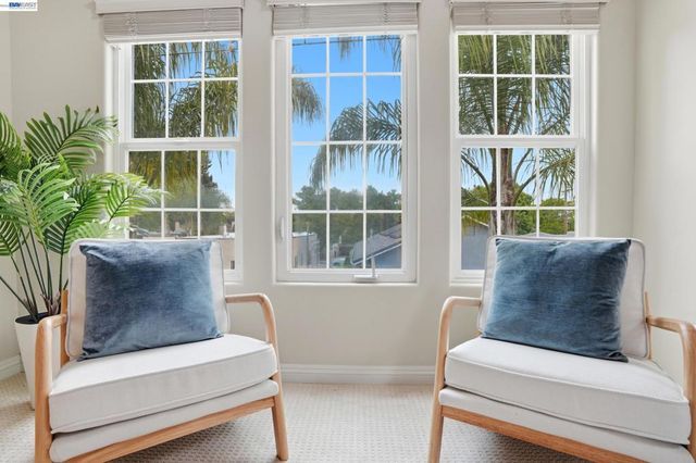 1003 Greenbrier Ct, San Leandro, CA 94577