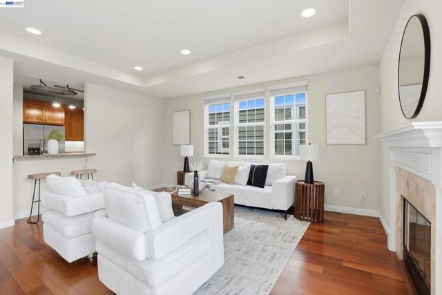 1003 Greenbrier Ct, San Leandro, CA 94577