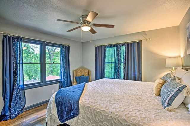 9886 Lake Haven Circle, Fort Worth, TX 76108