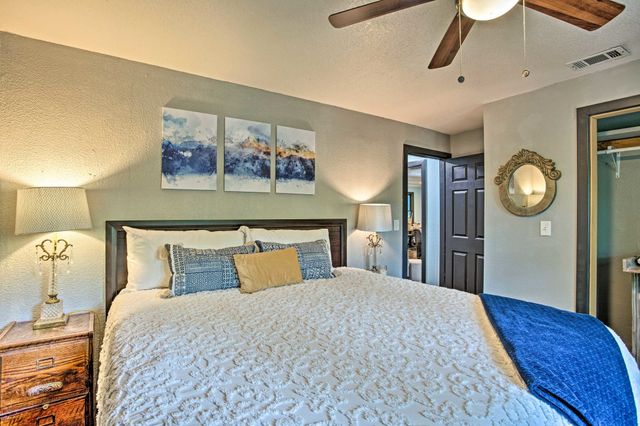 9886 Lake Haven Circle, Fort Worth, TX 76108
