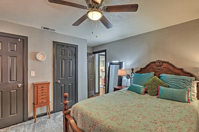 9886 Lake Haven Circle, Fort Worth, TX 76108