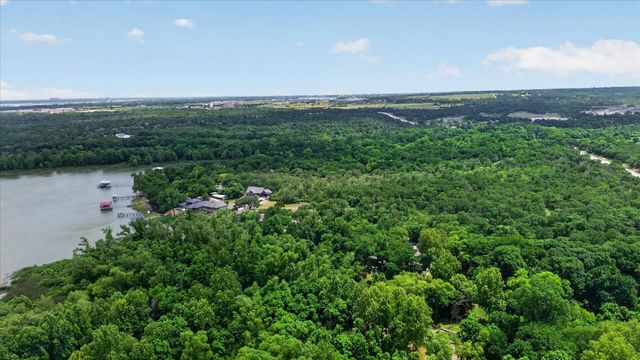 9886 Lake Haven Circle, Fort Worth, TX 76108