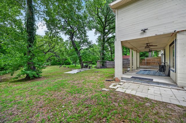9886 Lake Haven Circle, Fort Worth, TX 76108
