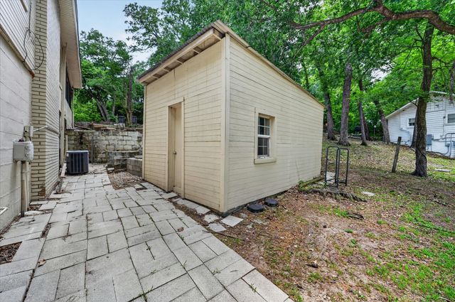 9886 Lake Haven Circle, Fort Worth, TX 76108