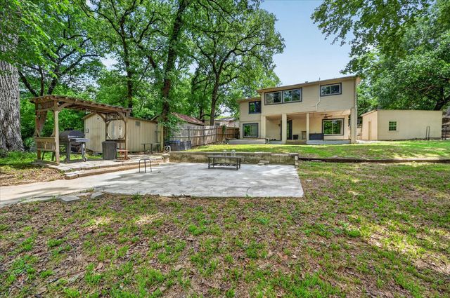 9886 Lake Haven Circle, Fort Worth, TX 76108