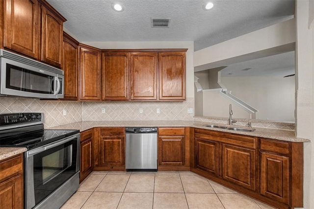 6754 EAGLE FEATHER DRIVE, Riverview, FL 33578